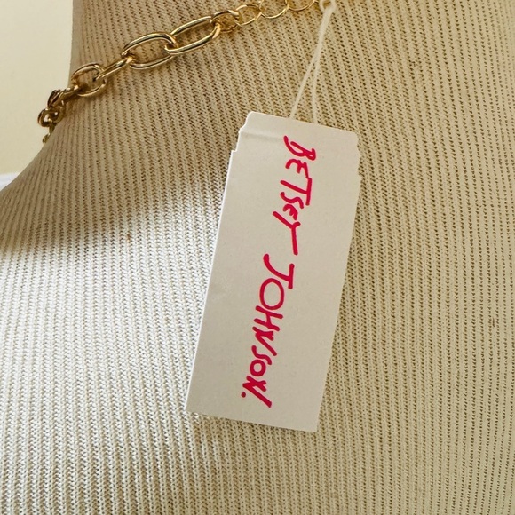 Betsey Johnson Shell Yeah Short Pendant Necklace New - Picture 4 of 5